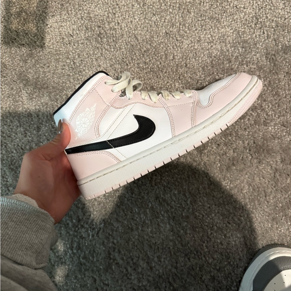 Jordan high top women’s 8.5